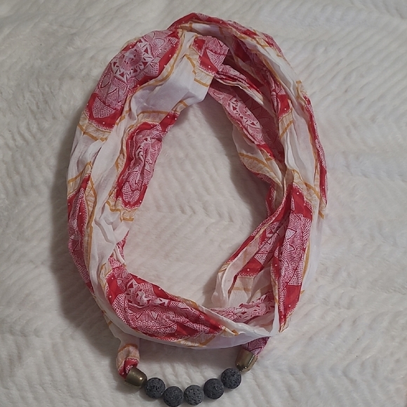 Red and White Patterned Scarf Lava Oil Diffusing - Picture 4 of 5